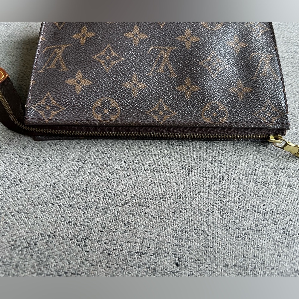 Louis Vuitton Dark Brown Monogram Toiletry Bag - Picture 7 of 11